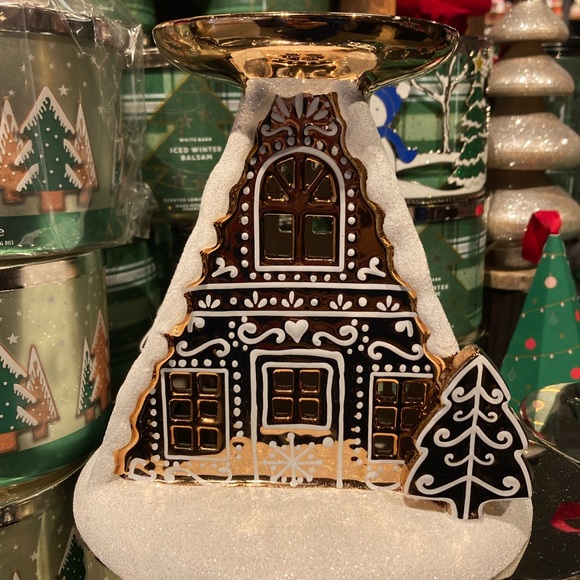 Bath & Body Works Accents Bbw Lightup Gingerbread House Pedestal